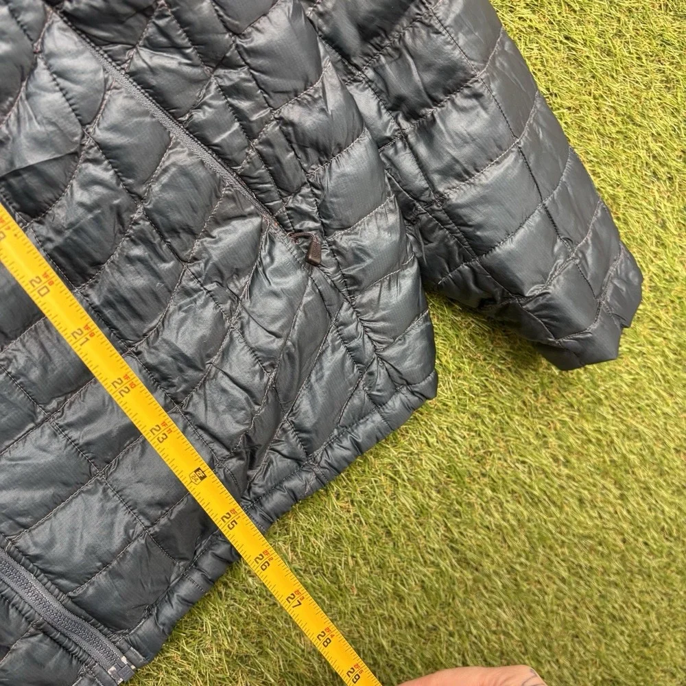 The North Face Thermoball Jacket Mens Medium Vanadis Grey Hiking Outdoor Travel